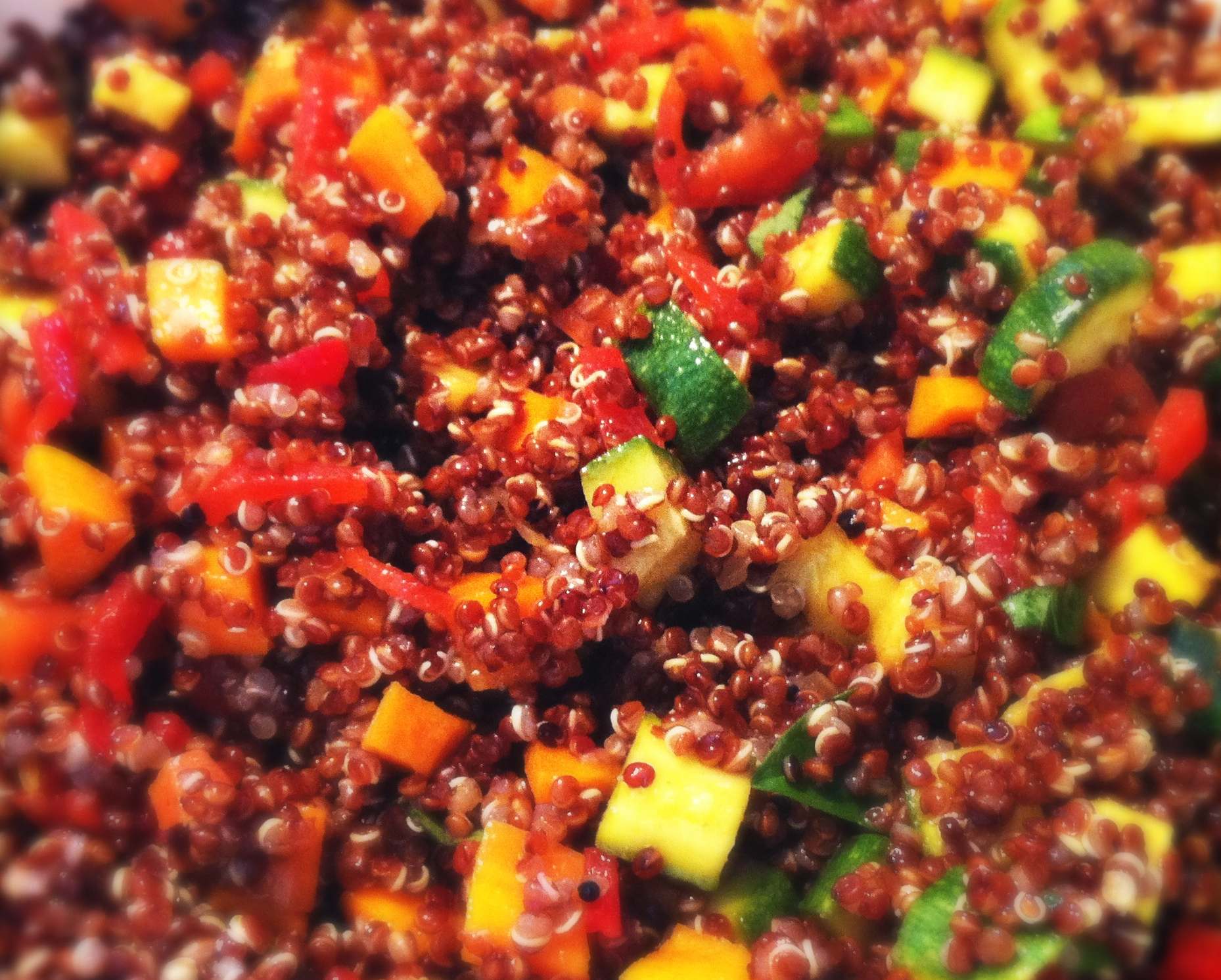 quinoa rossa con dadolata di verdure